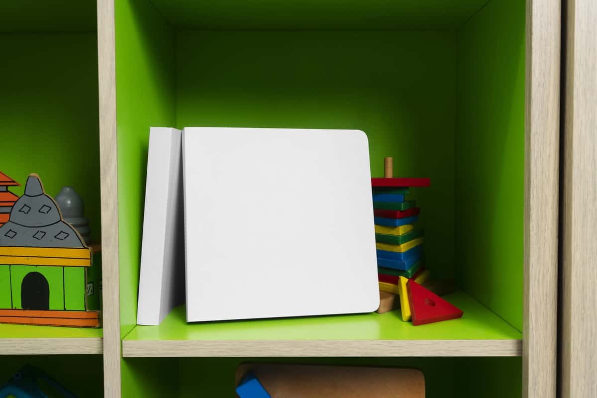 Yuqori ko'rinishdagi karton bolalar kitobi maketi | Top view cardboard baby book mockup 1