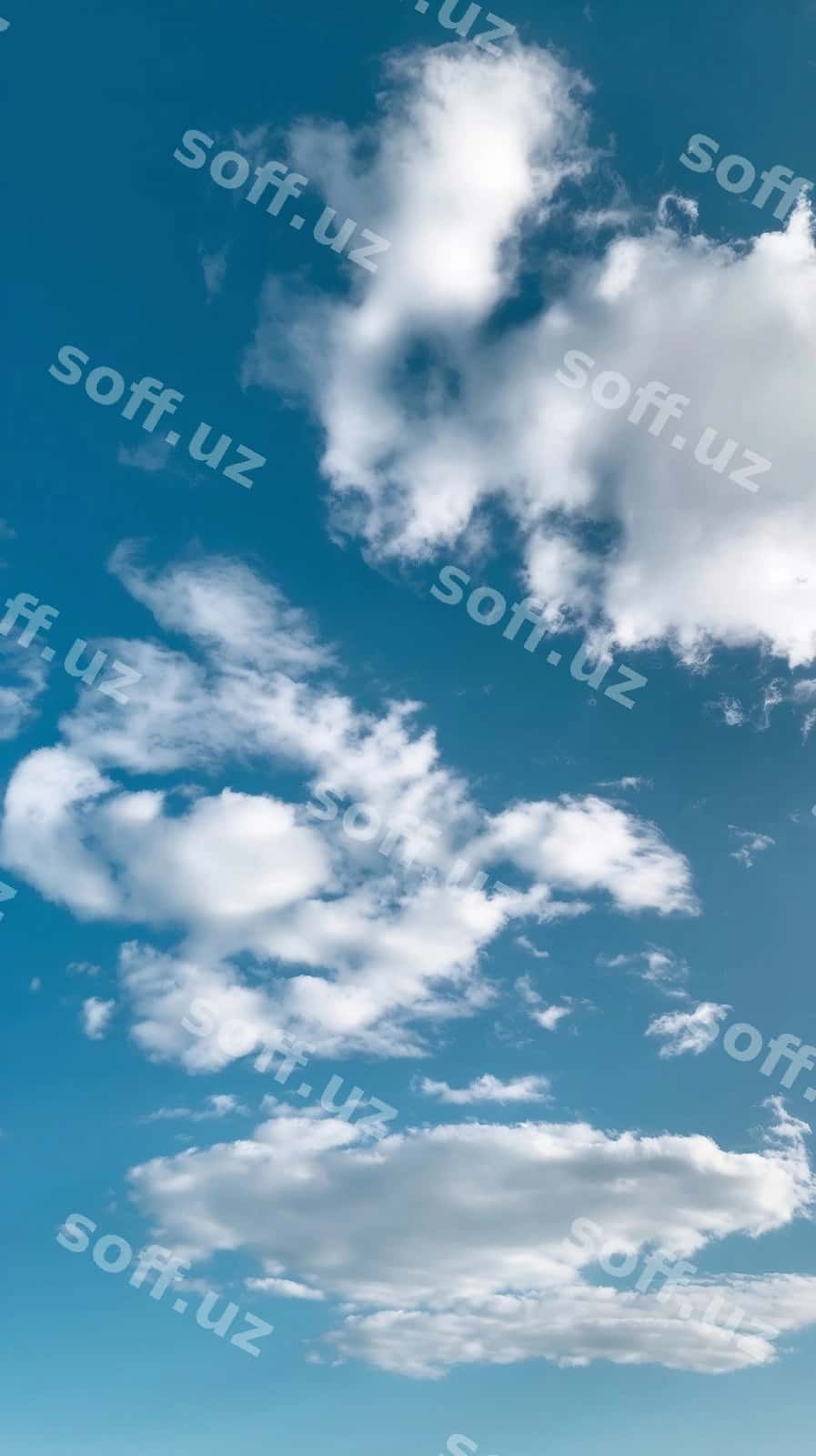 Ko'k osmon orqa fonda bulutlar bilan | Blue sky backgroud with cloud 1