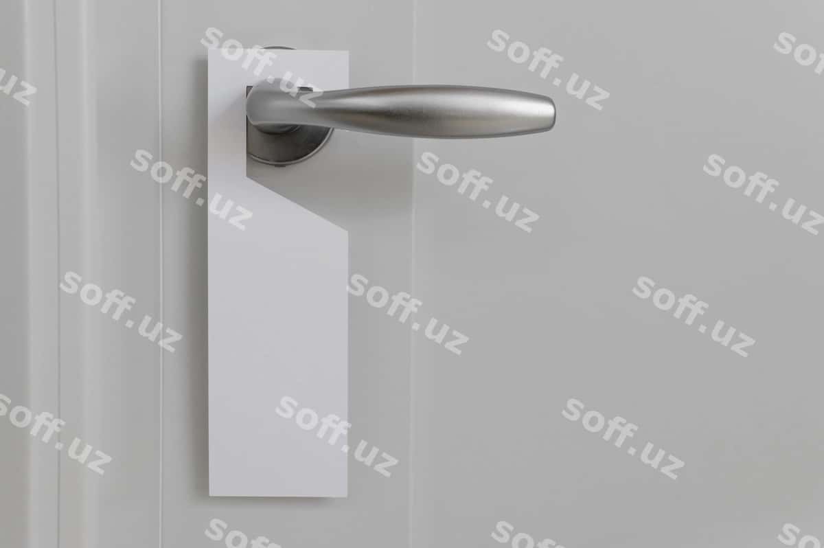 Yaqin esik ashq namunasi | Close up door hanger mockup 1