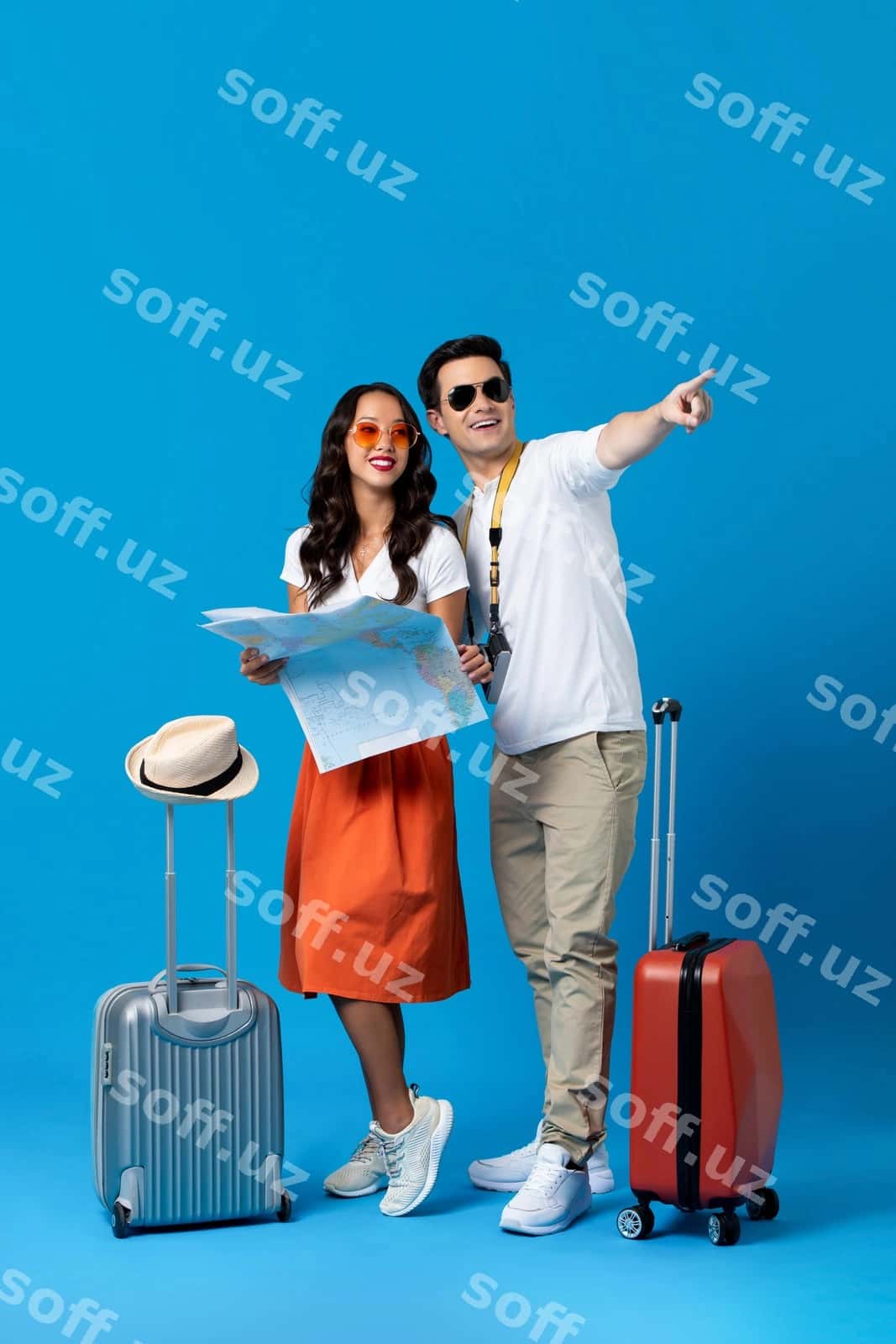 Turist juftlik bagaj bilan | Tourist couple with baggage 1