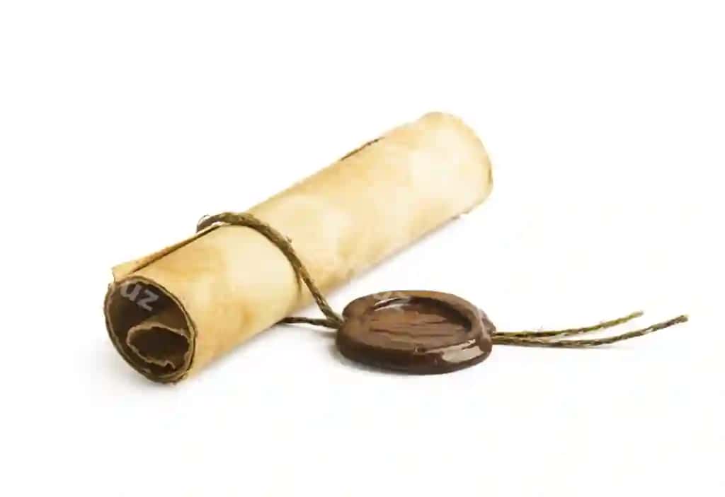 Mum muhrlangan eski qog'oz, oq fonda izolyatsiya qilingan | Old paper with wax seal isolated white background