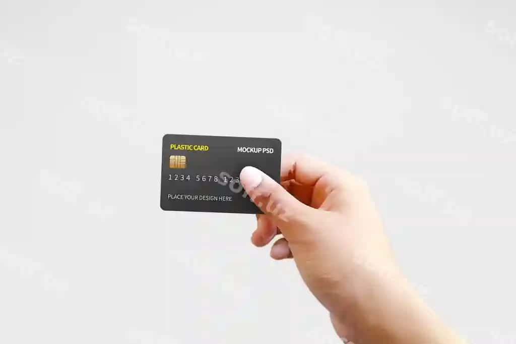 Plastik karta qo'l namunasi | Plastic card hand mockup