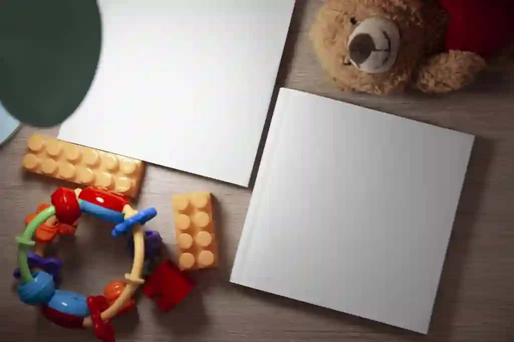 Kvadrat bolalar kitobi maketi | Square children book mockup