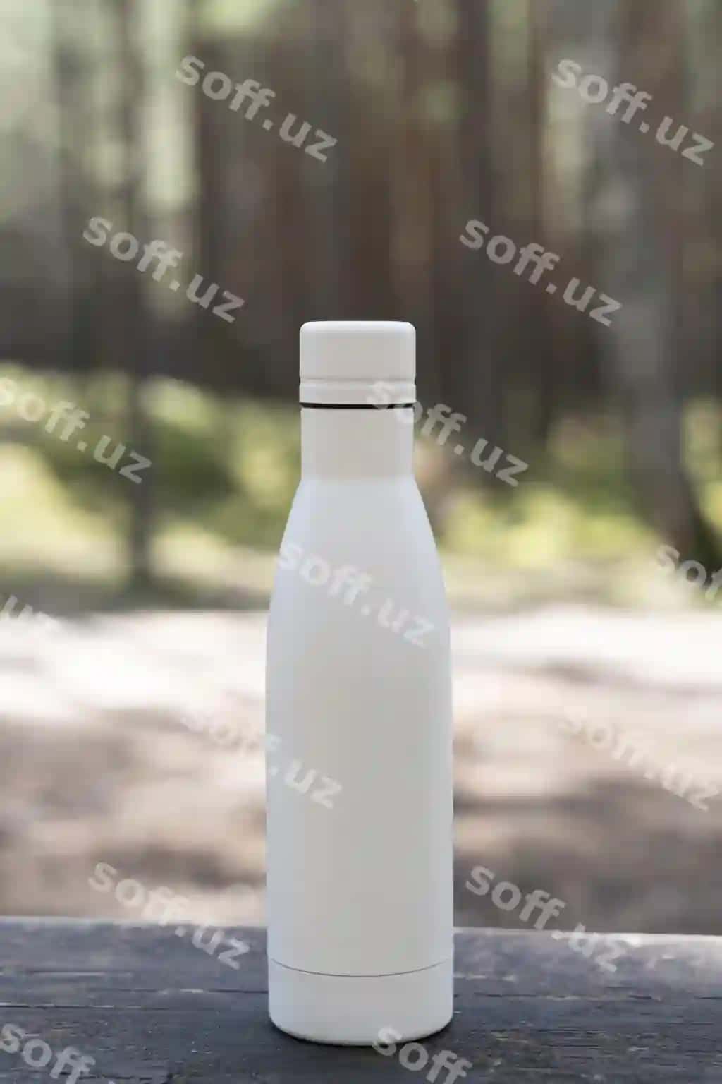 Suv damchi shisha botulka mockup tabiat | Water drop bottle mockup nature