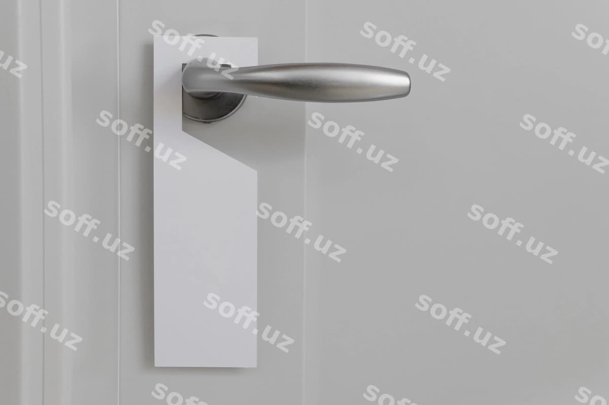 Yaqin esik ashq namunasi | Close up door hanger mockup